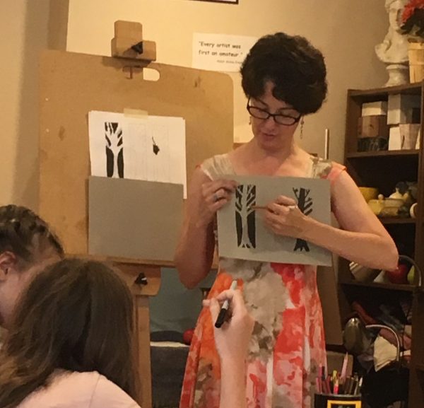 Tami Sciola teaches summer art camp